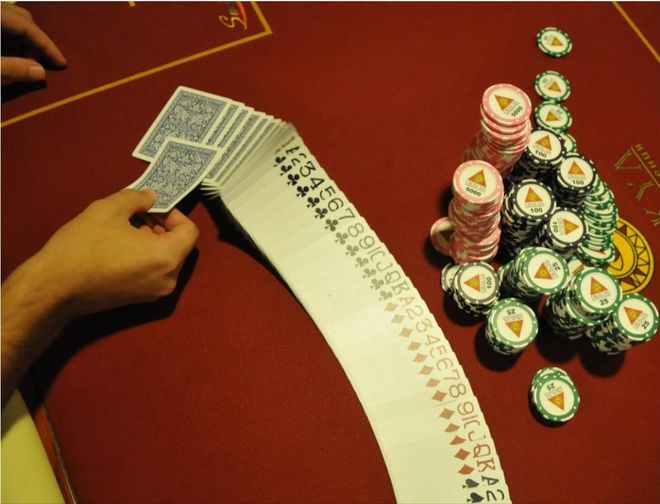 不赔的不是庄家而是扑克牌厂家开元棋牌原来澳门赌场真正稳赚(图4)